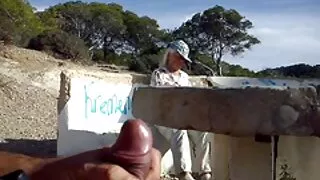 Suaugusi teta raudon ...