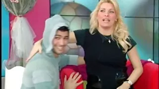 Slaugytoja kojinėse  ...
