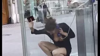 Subrendusi žmona sut ...